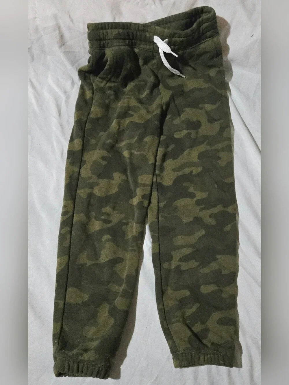 Old Navy Boy's Camo Fleece Jogger Pants in Olive and Dark Green Size Small 6/7